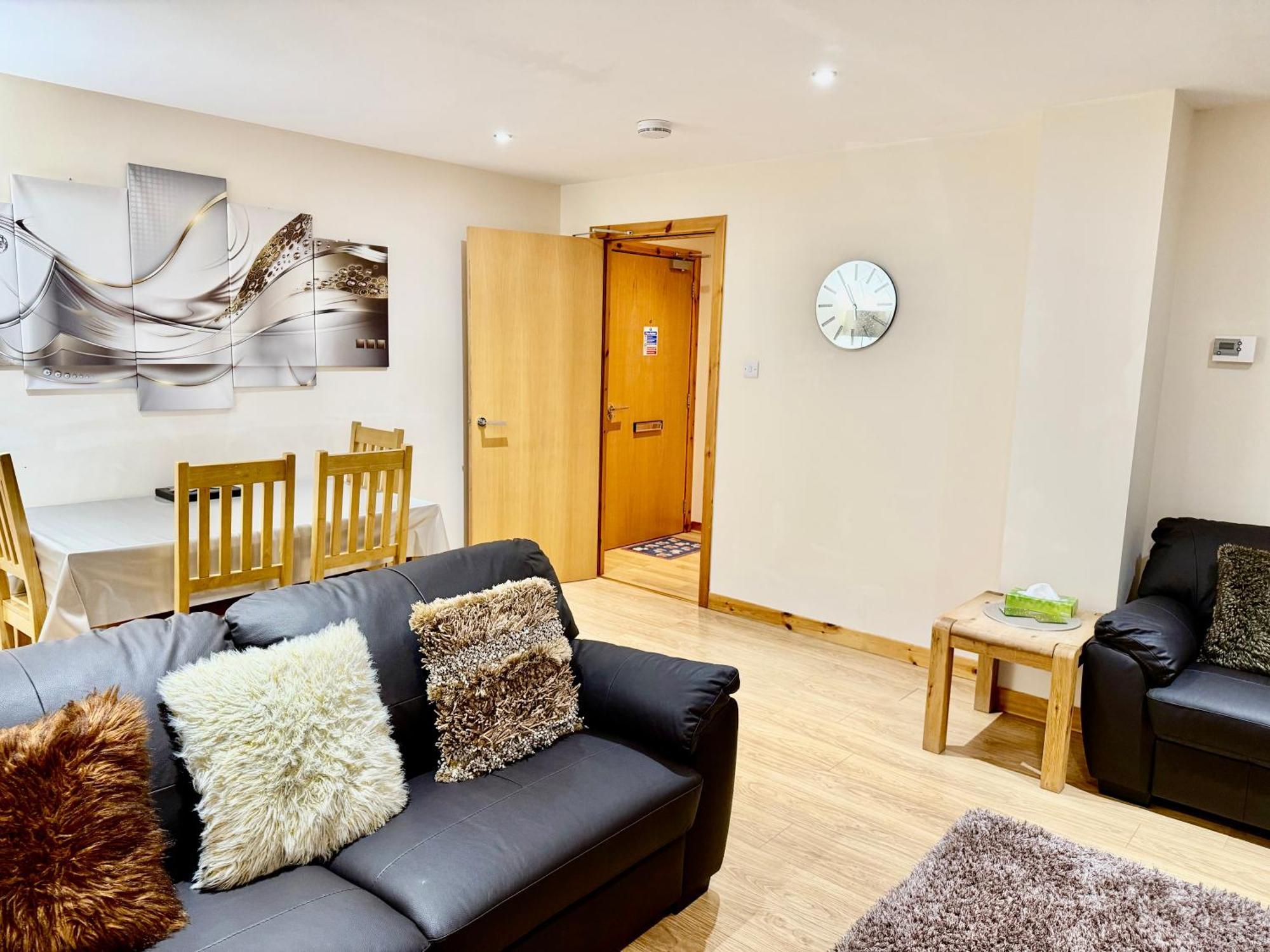 Azim And Suzi'S City Centre Apartment Inverness Buitenkant foto