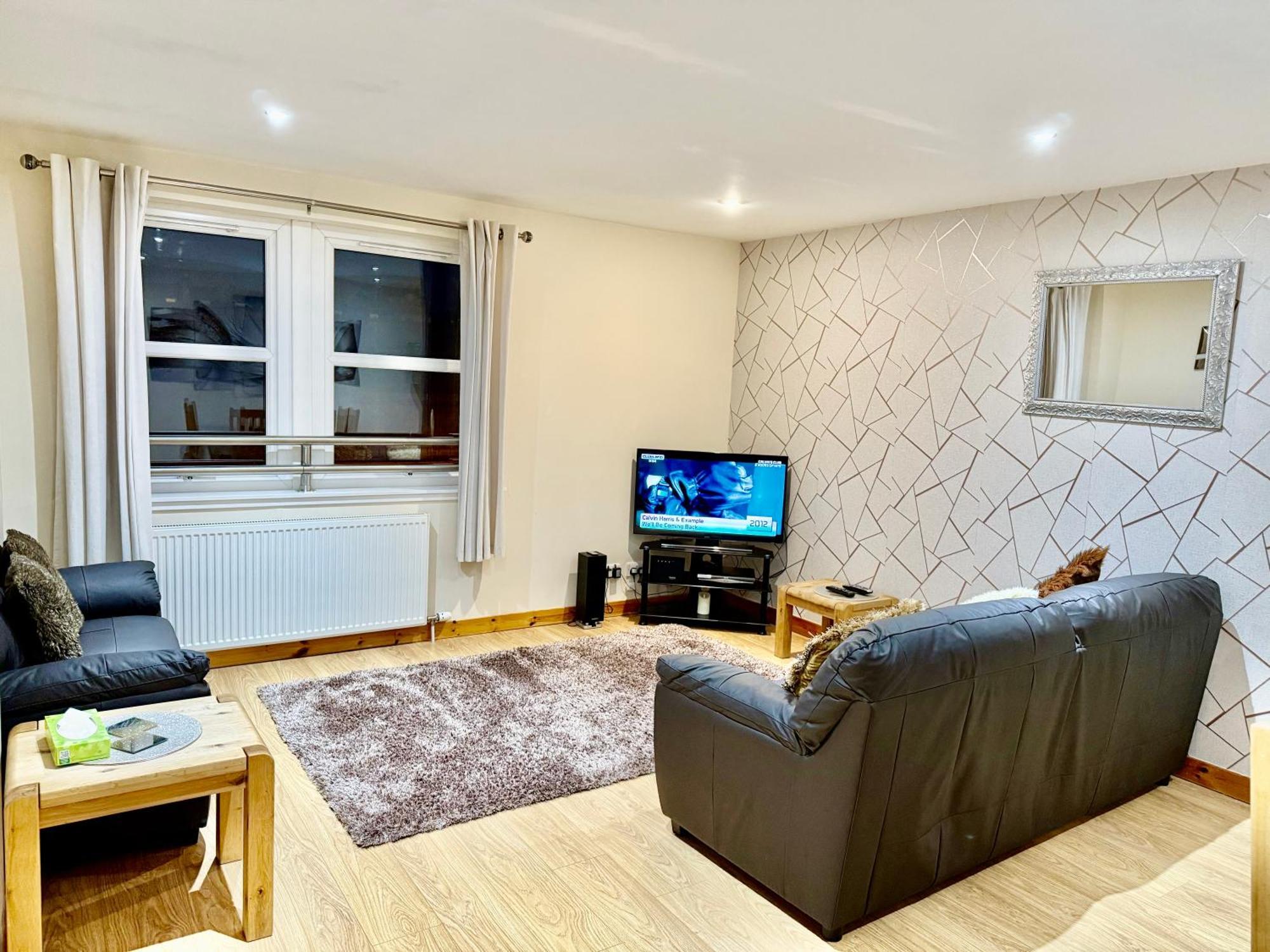 Azim And Suzi'S City Centre Apartment Inverness Buitenkant foto