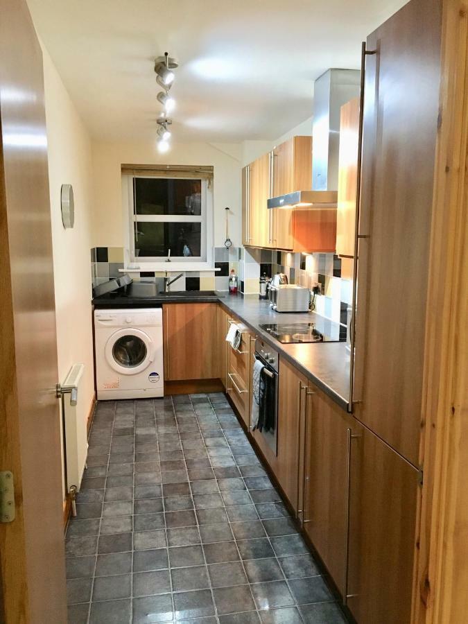 Azim And Suzi'S City Centre Apartment Inverness Buitenkant foto