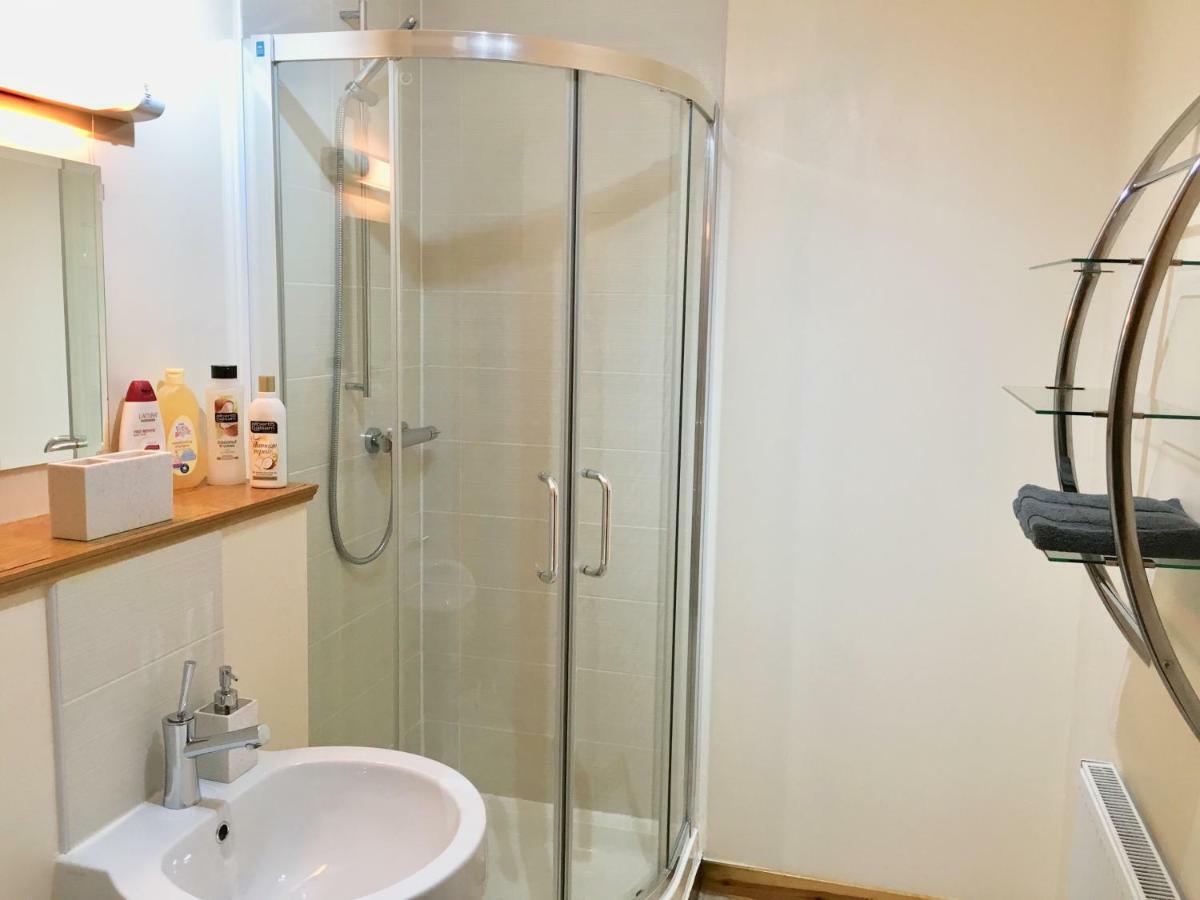 Azim And Suzi'S City Centre Apartment Inverness Buitenkant foto