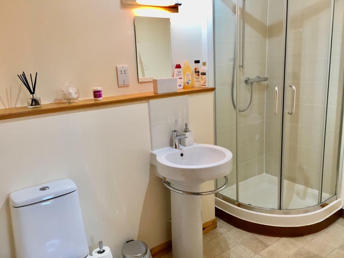 Azim And Suzi'S City Centre Apartment Inverness Buitenkant foto